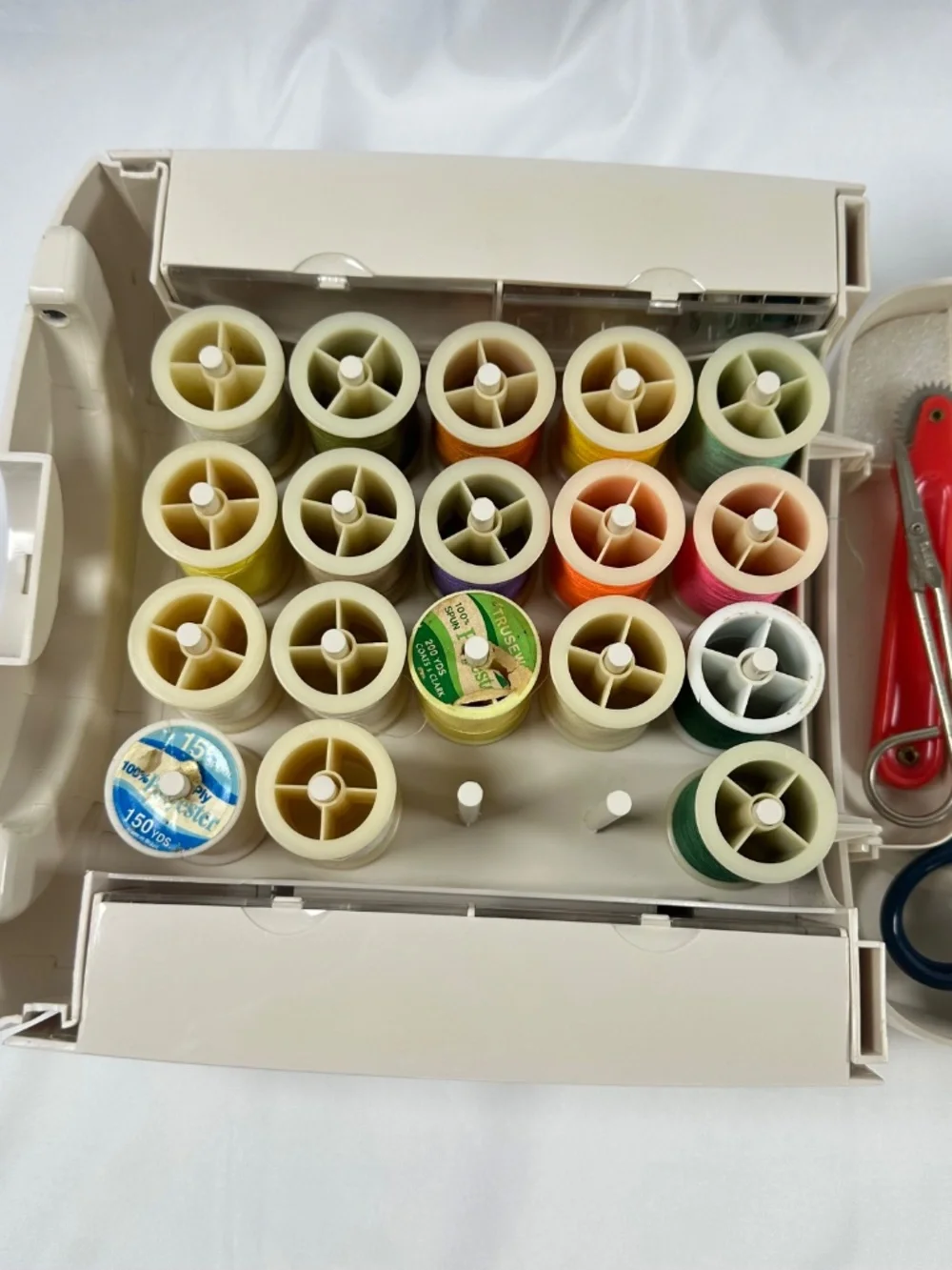 Singer Sew Essentials Folding Sewing Storage Box Kit Thread Organizer Case.